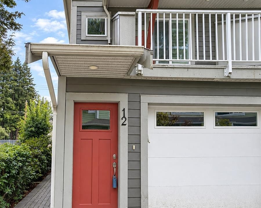 1st image of 1027 College St #12