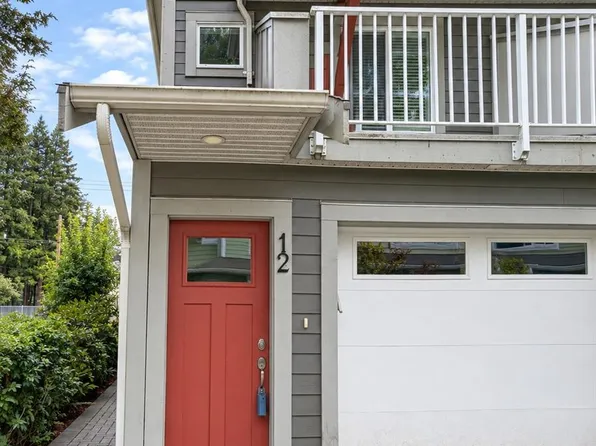 1027 College St #12, Duncan, BC V9L 2E8