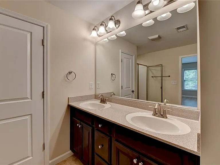 2152 Greencrest Cir — Photo 37