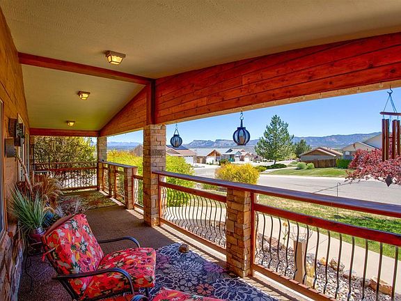 3rd image of 704 Jennings Drive
