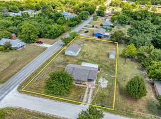 654 Old Airport Rd, Denison, TX 75021