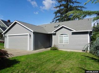 1009 Hemlock St NW, Salem, OR 97304