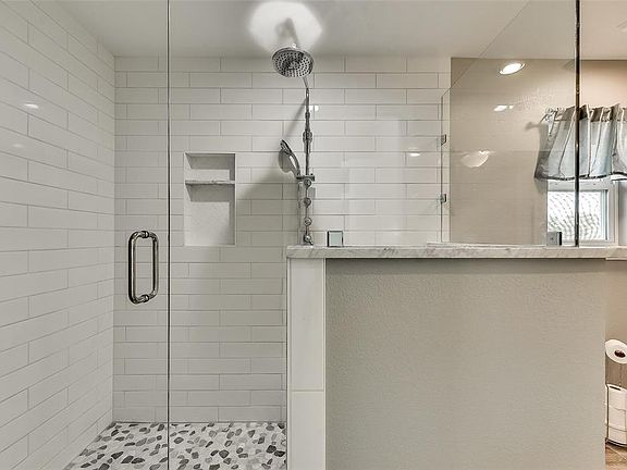 5th image of 10420 Woodbridge Dr