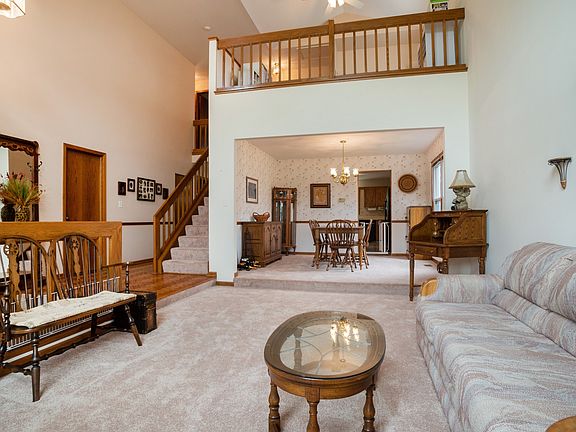 4th image of 2381 E Walden Ln
