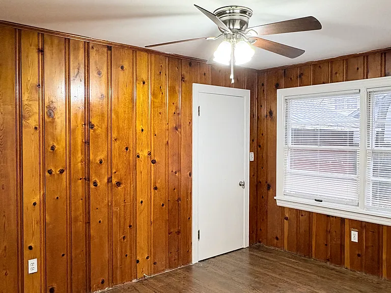1405 Kenton St — Photo 10