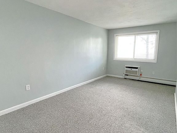 5th image of 220 Quincy Ave