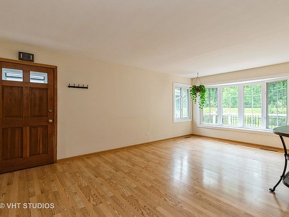 3rd image of 16199 W Des Plaines Dr