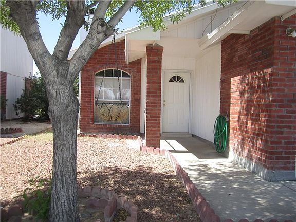 2nd image of 3315 Arroyos Pl