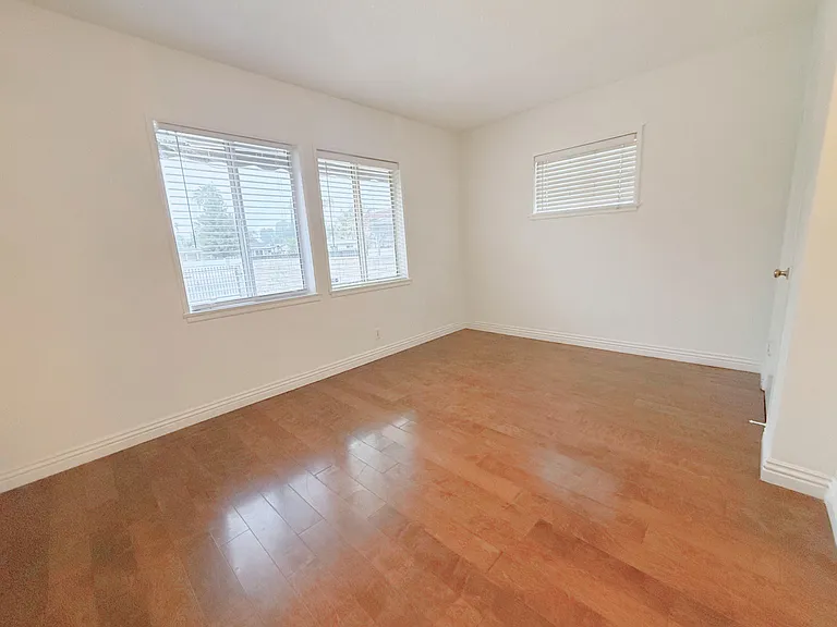 8366 Tampa Ave — Photo 10