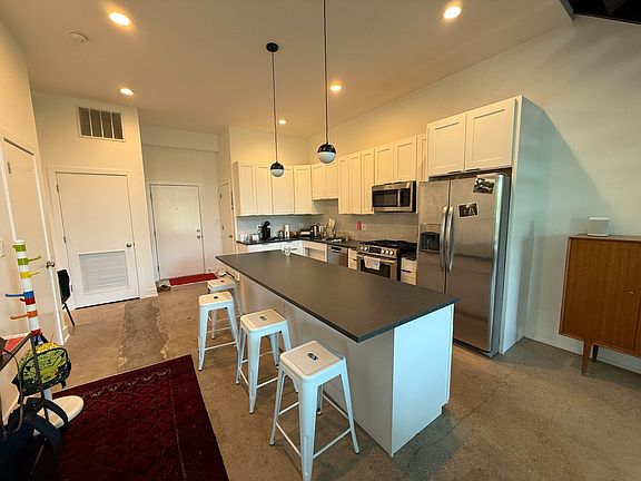 4th image of 4601 N Paulina St #5771045