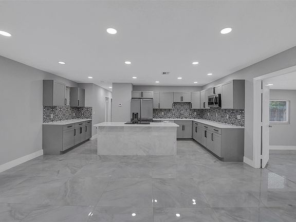 2nd image of 4011 NE 18th Avenue