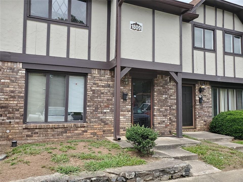 1st image of 1809 Ashborough Cir SE APT F