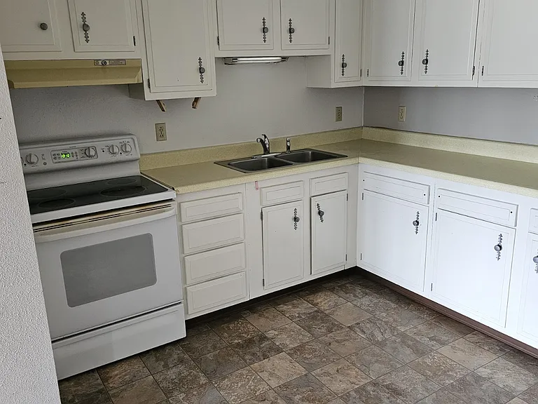 407 S Madison St — Photo 14