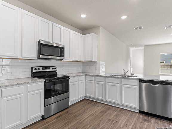 4th image of 2430 Redlove Drive
