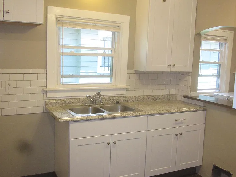 5208 Euclid Ave — Photo 9