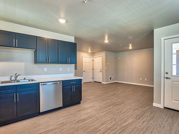 4th image of 2818 Meridian Ave E #C201