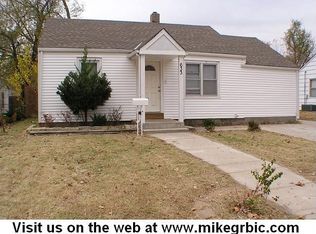 633 N Ridgewood Dr, Wichita, KS 67208