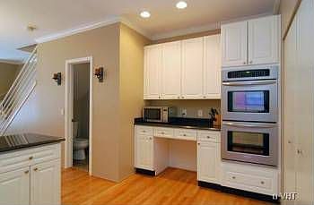 4th image of 1801 W Diversey Pkwy Unit 33