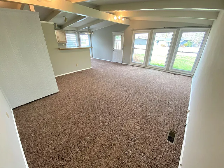 2443 Edgevale Rd — Photo 4