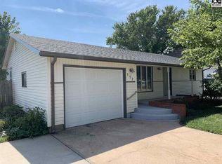 117 W Grant St, Moundridge, KS 67107