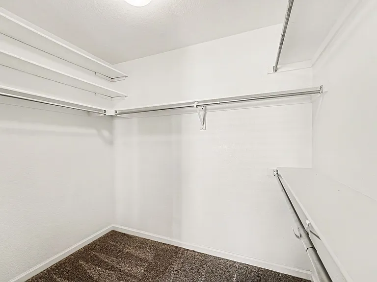 4452 S Auckland Ct — Photo 21