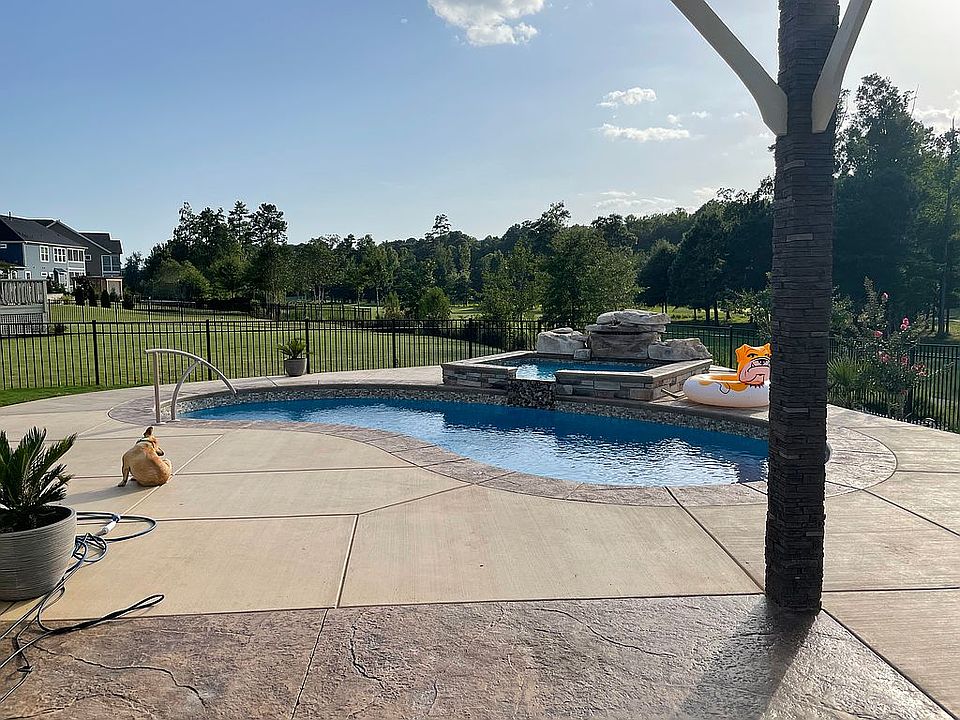 2nd image of 308 Hardy Ivy Way