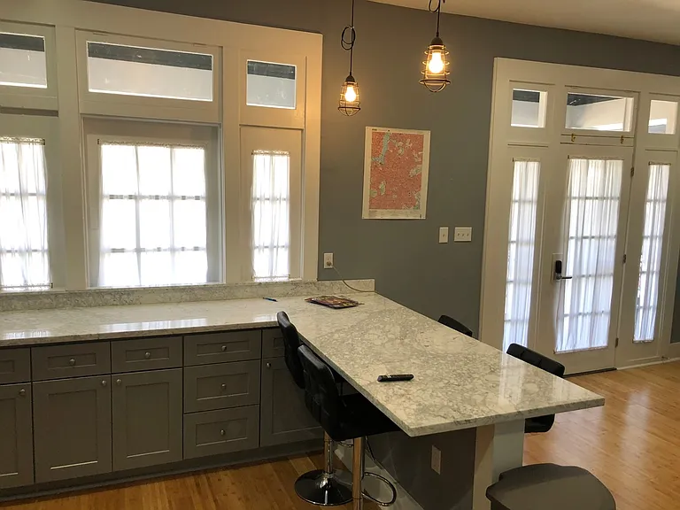 512 S Telemachus St — Photo 4