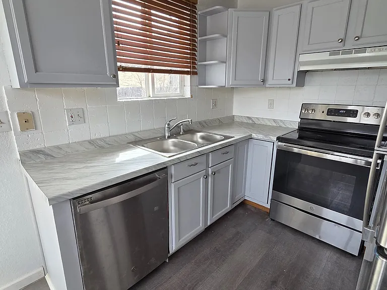 1442 King St — Photo 4