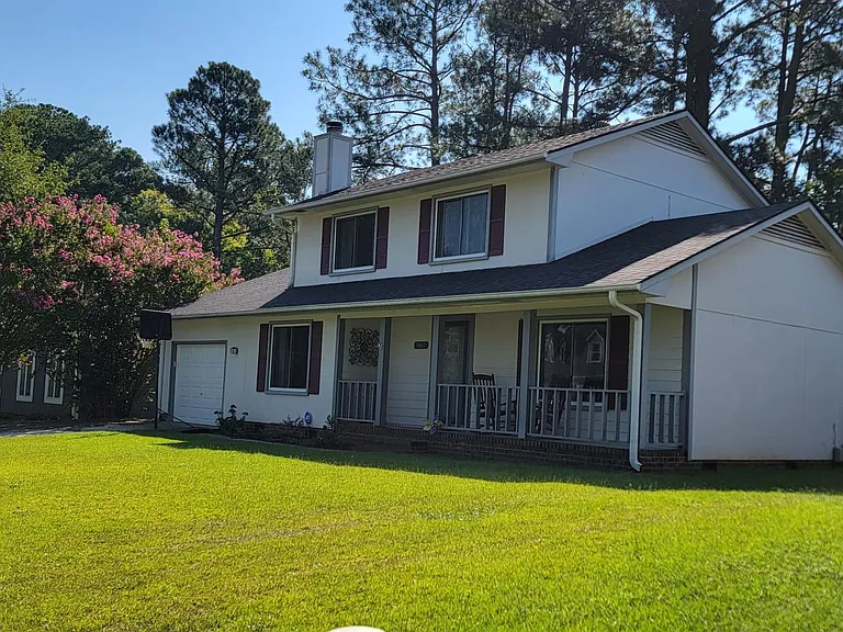Pettigrew Dr — Photo 1