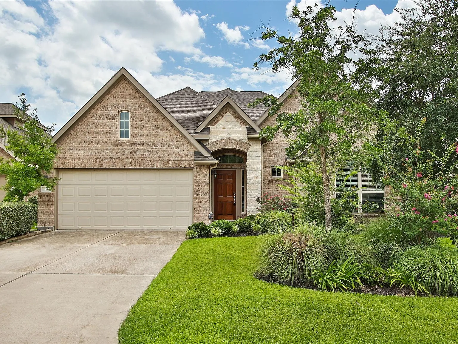 4 bed, 3.5 bath, 3081 sqft, $3,200 — Photo 1