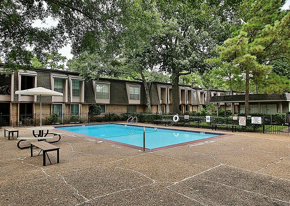 1st image of 12633 Memorial Dr APT 128