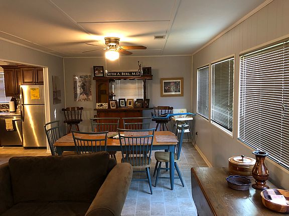Open to dining & kitchen
