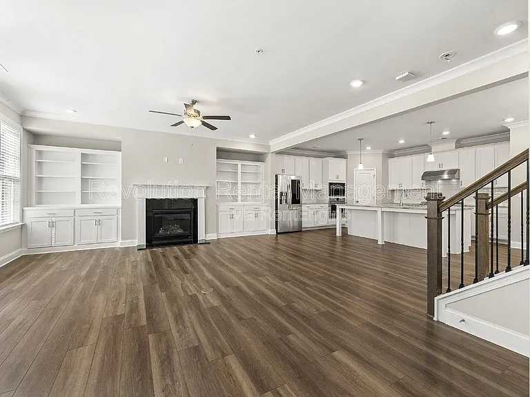 105 W Dixie Ave SE — Photo 4