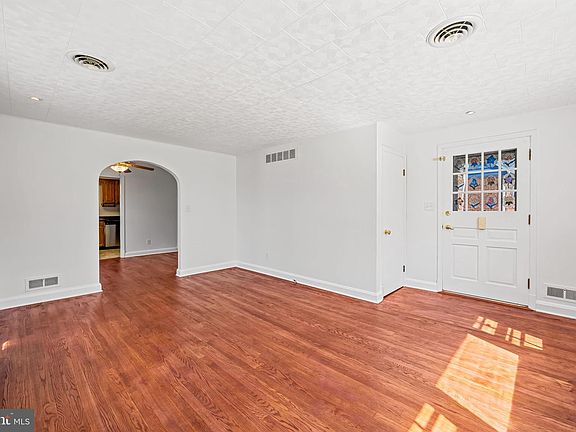 5th image of 1804 Ellinwood Rd