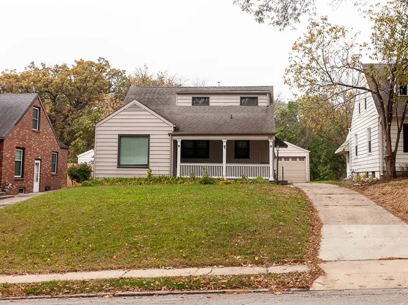 306 31st St, Des Moines, IA 50312