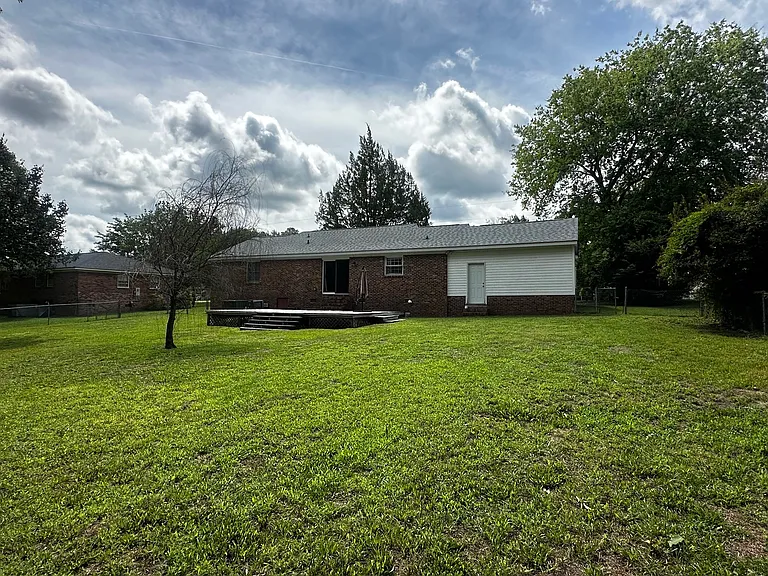 2527 Kingston Dr — Photo 23
