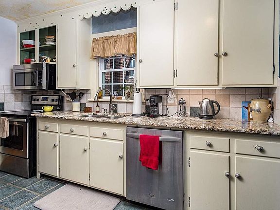 3rd image of 633 Alleghany Ave