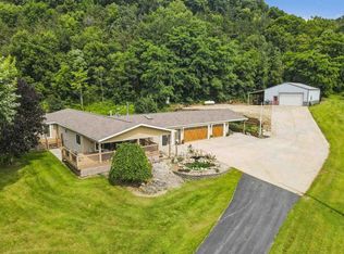 2334 Longview Lane, Harpers Ferry, IA 52146
