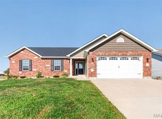 13 Berkshire Ct, Troy, MO 63379