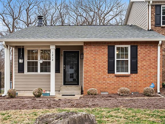 4th image of 1212 Massman Dr