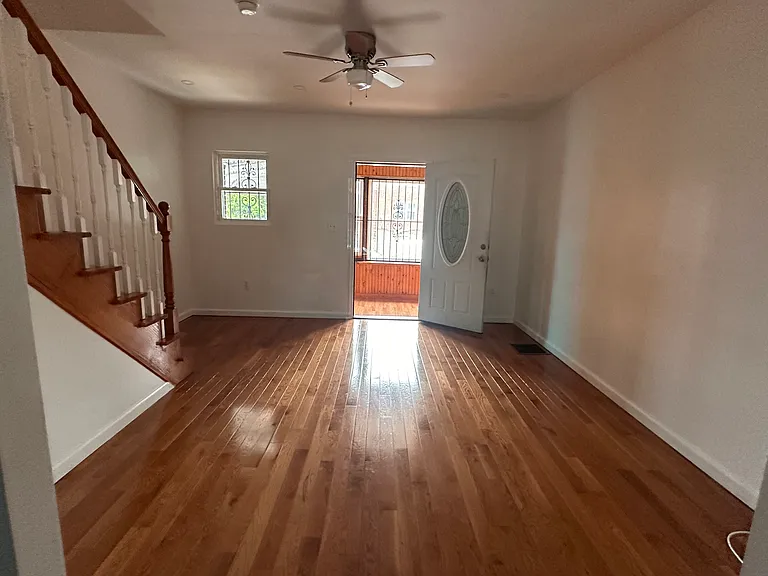 738 Mayfair St — Photo 3