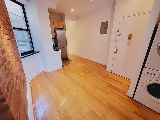 Rented by Brighton Management | media 3