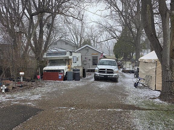 3rd image of 641 Dunleavy Dr
