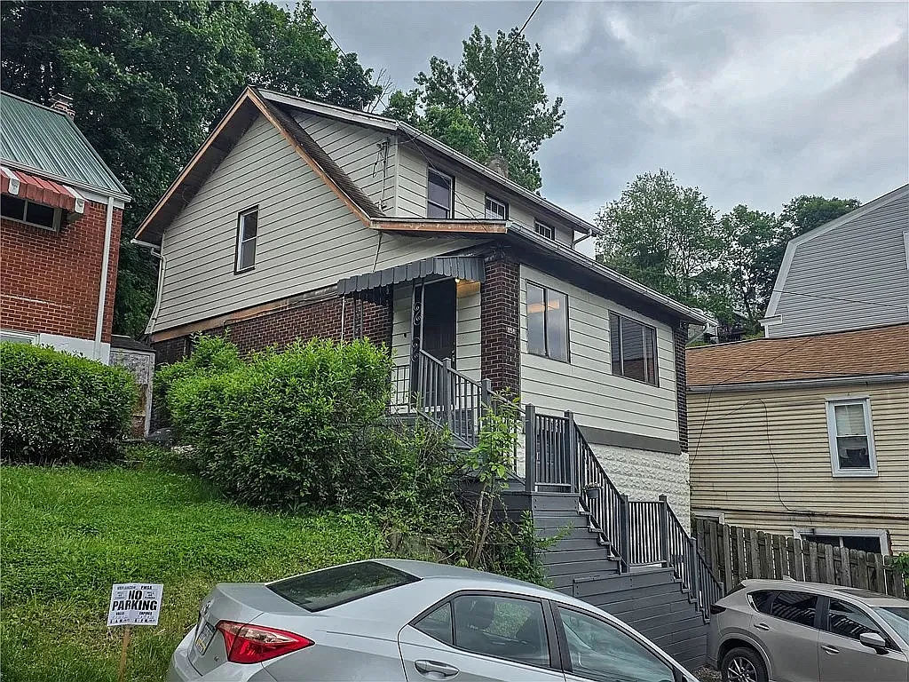 3 bed, 1260 sqft, $1,800 — Photo 2