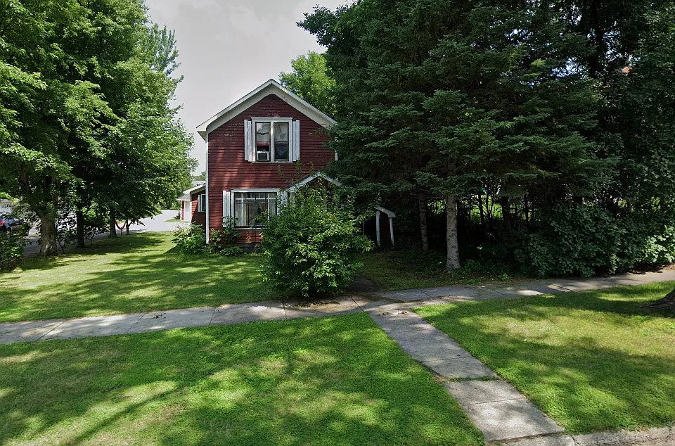 214 W Vasa Ave