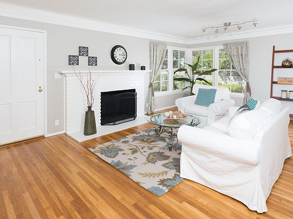 2nd image of 2304 Oliveras Ave