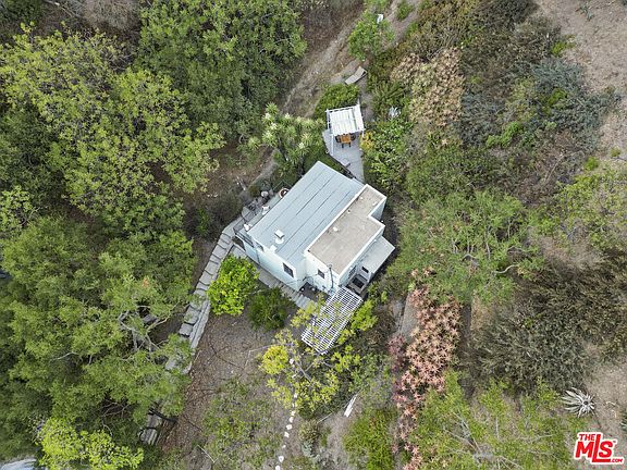 3rd image of 1205 N Beverly Glen Blvd