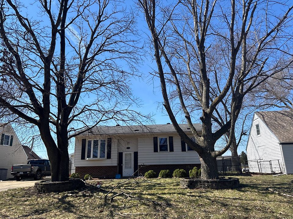 1st image of 129 Cedarwood Ave