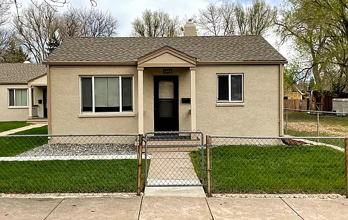 323 N Spruce St Photo 1