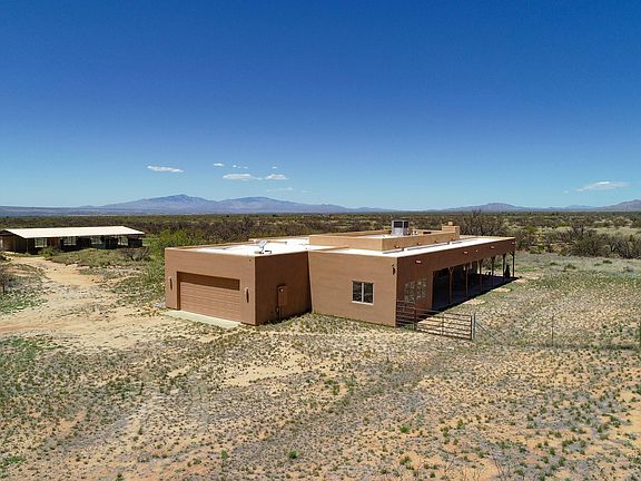 4th image of 5901 E De Vaca Cir